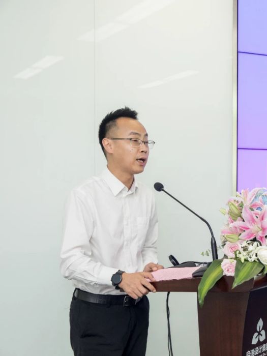 金曉飛(蘇州市國資委黨委委員、副主任) 金曉飛(蘇州市國資委黨委委員、副主任)
