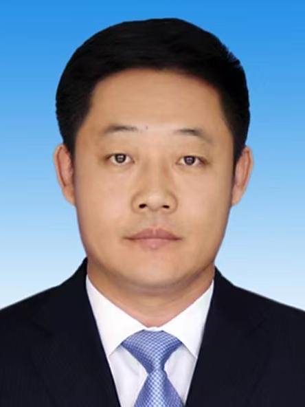 崔龍(內蒙古自治區包頭市農牧局黨組成員、副局長,市委農牧辦、農牧局新聞發言人) 崔龍(內蒙古自治區包頭市農牧局黨組成員、副局長,市委農牧辦、農牧局新聞發言人)