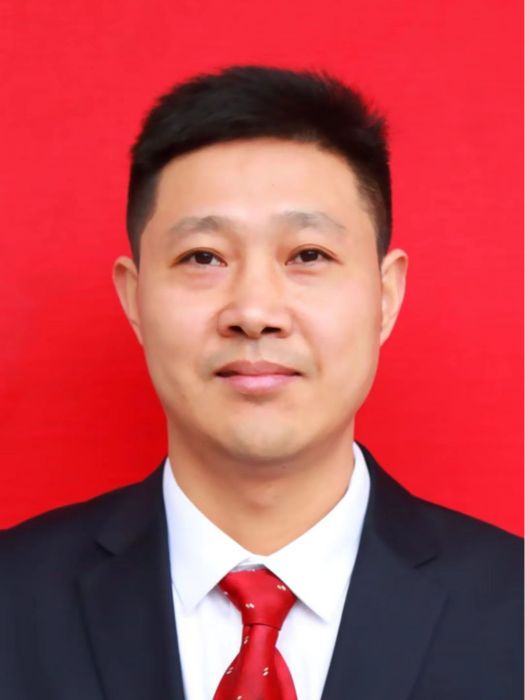 鄭勇(重慶市南川區委教育工委委員、區教委總督學) 鄭勇(重慶市南川區委教育工委委員、區教委總督學)