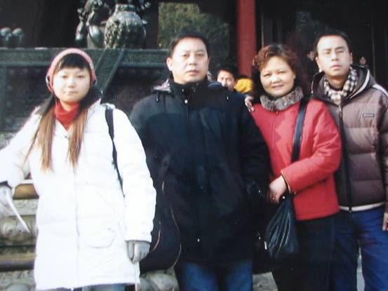 女兒、謝朝平、李瓊、兒子
