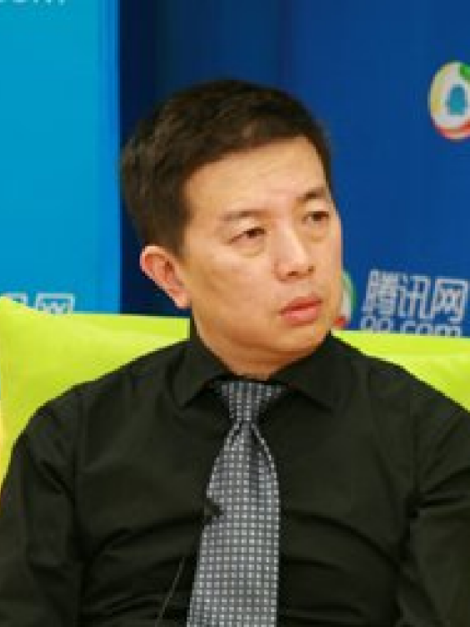 張屹(卡姆丹克太陽能董事會主席,執行董事) 張屹(卡姆丹克太陽能董事會主席,執行董事)