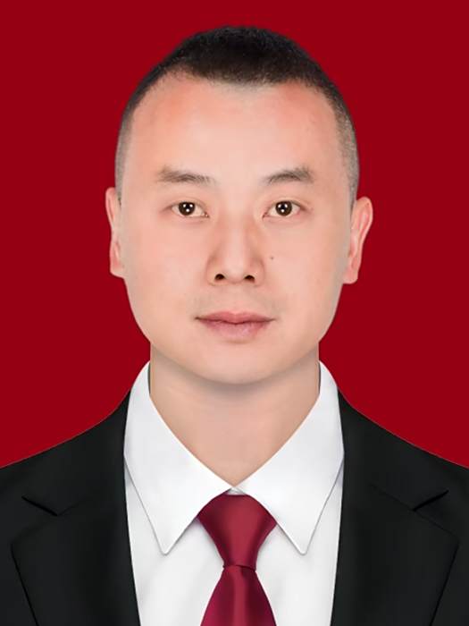 劉雄(貴州省黔西南州審計局黨組成員、副局長) 劉雄(貴州省黔西南州審計局黨組成員、副局長)