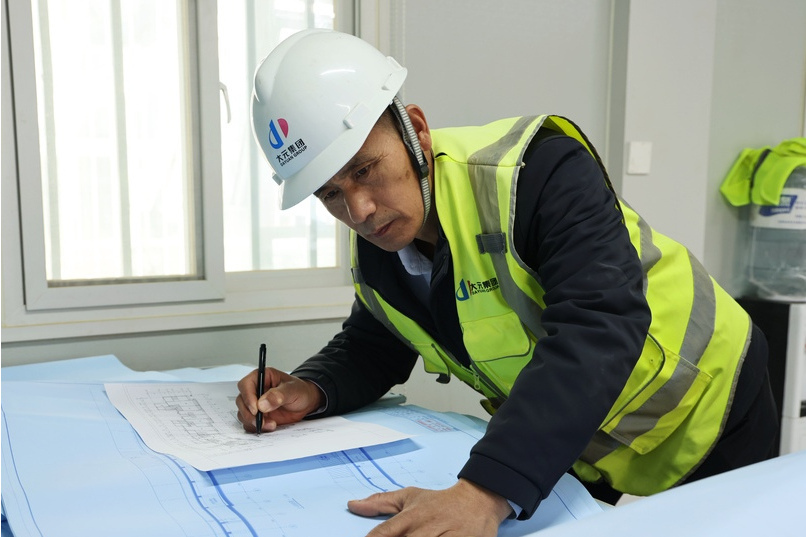 周培(第十四屆全國人大代表,大元建業集團股份有限公司木工班班長、高級技師) 周培(第十四屆全國人大代表,大元建業集團股份有限公司木工班班長、高級技師)