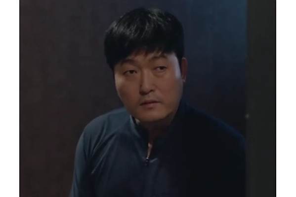 金正國(驚悚懸疑劇《幸福》中的角色) 金正國(驚悚懸疑劇《幸福》中的角色)