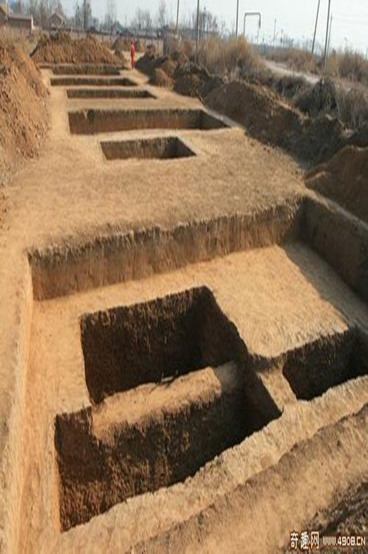 東至漢代古墓群