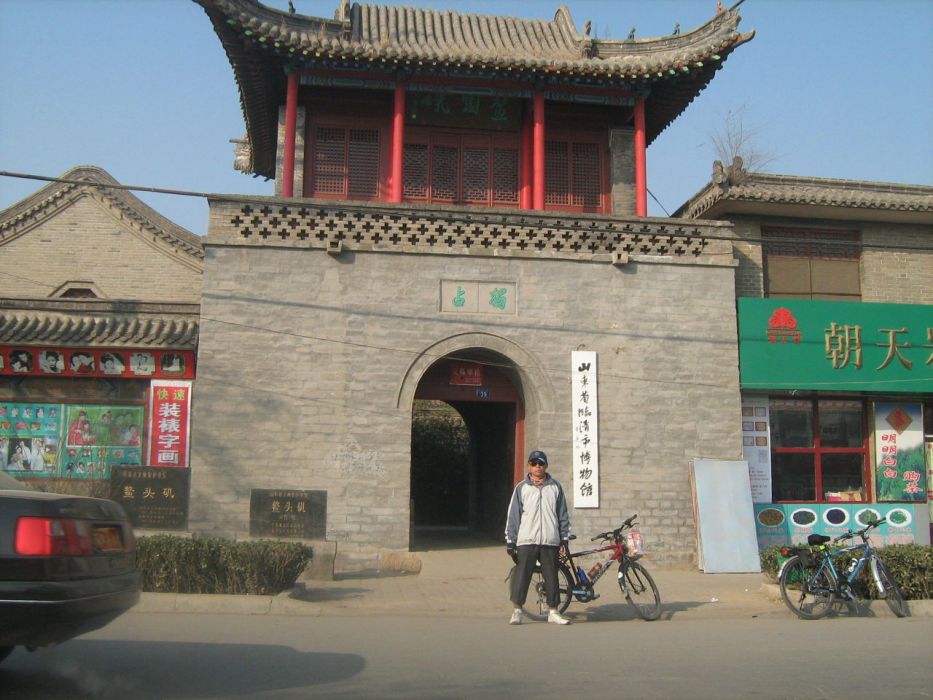 孫井村(山東臨清市唐園鎮下轄村) 孫井村(山東臨清市唐園鎮下轄村)