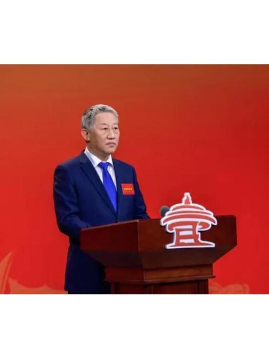 劉學俊(山東省青島市委組織部副部長,青島市人力資源和社會保障局黨組書記、局長) 劉學俊(山東省青島市委組織部副部長,青島市人力資源和社會保障局黨組書記、局長)