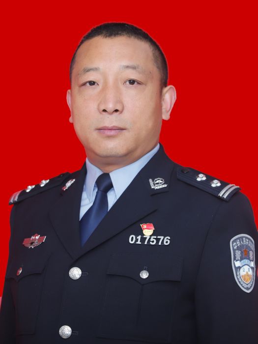 李軍(四川省都江堰市公安局黨委委員、市紀委監委派駐市公安局紀檢監察組組長)