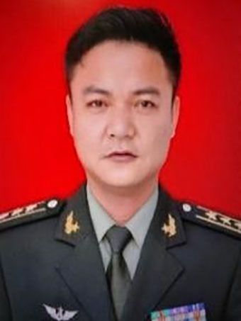 王靈(中國人民解放軍某集團軍某陸航旅特級飛行員) 王靈(中國人民解放軍某集團軍某陸航旅特級飛行員)