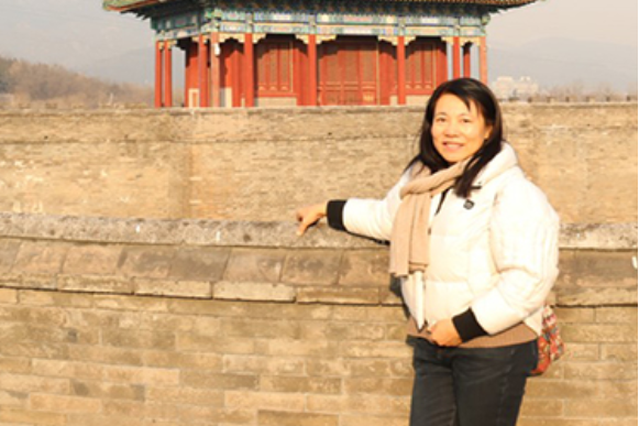 趙梅(北京市白塔寺管理處副研究館員) 趙梅(北京市白塔寺管理處副研究館員)