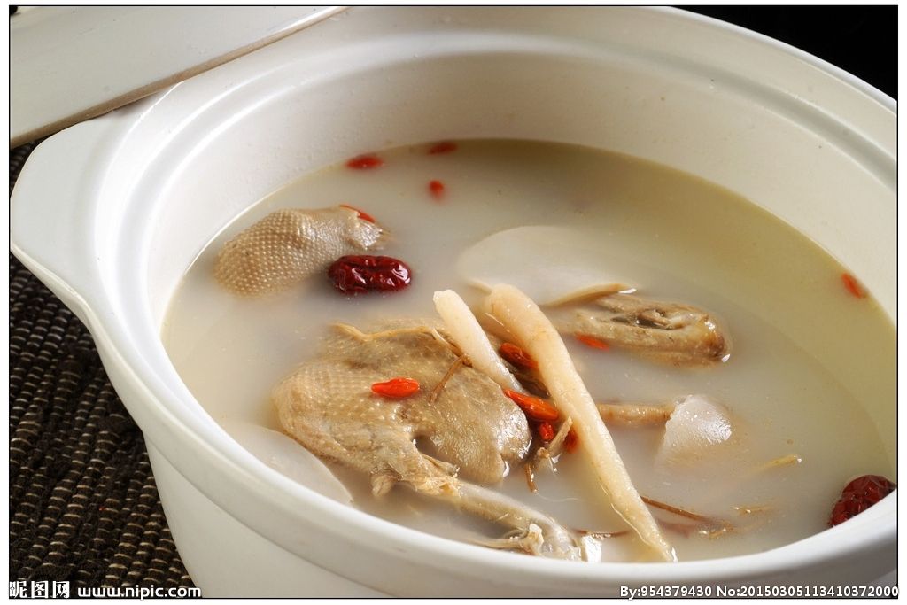 參歸乳鴿煲 參歸乳鴿煲