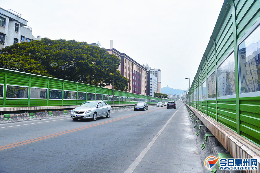 廣東省惠州市鵝嶺立交橋頂層的快捷路