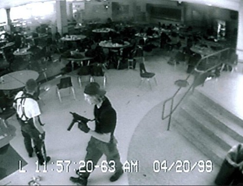 4·29美國科倫拜中學校園槍擊案(科倫拜校園事件（1999年在美國發生的校園槍擊事件）)