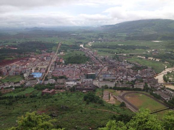 富社村(位於流峰鎮下轄東南方下轄村) 富社村(位於流峰鎮下轄東南方下轄村)