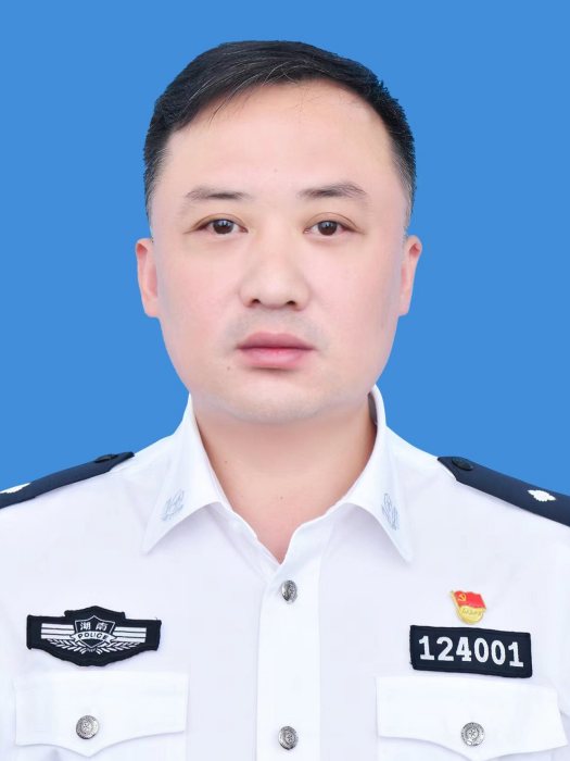 吳斌(湖南省益陽市桃江縣人民政府黨組成員、副縣長,縣公安局黨委書記、局長、二級高級警長) 吳斌(湖南省益陽市桃江縣人民政府黨組成員、副縣長,縣公安局黨委書記、局長、二級高級警長)