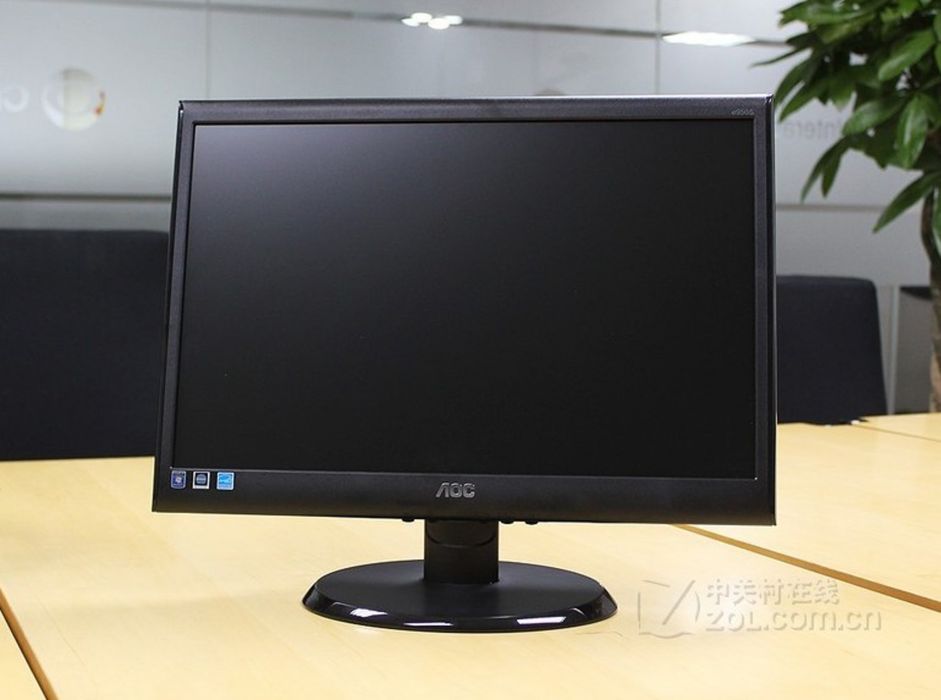 AOC e950S AOC e950S