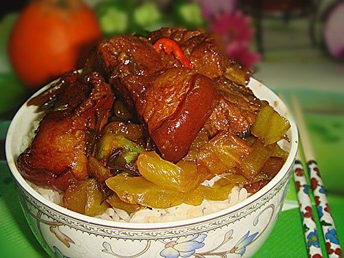 酸菜滷肉飯 酸菜滷肉飯