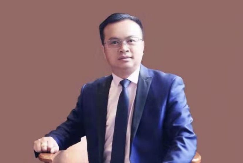 黃建華(中國雲南自由貿易試驗區中購實業集團董事局主席) 黃建華(中國雲南自由貿易試驗區中購實業集團董事局主席)