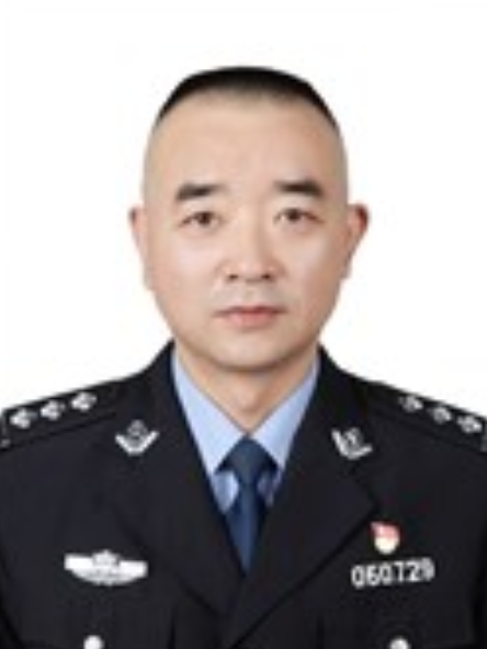 周志宇(安徽省宣城市績溪縣公安局黨委委員、政治工作室主任、一級警長) 周志宇(安徽省宣城市績溪縣公安局黨委委員、政治工作室主任、一級警長)