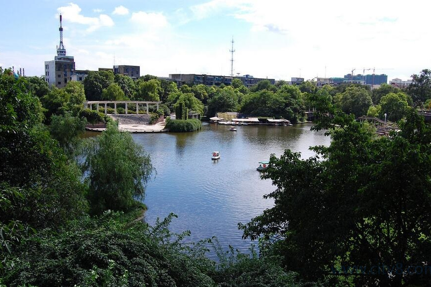 怡湖園