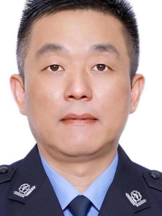 吳傑(安徽省合肥市長豐縣政府黨組成員、副縣長,縣公安局黨委書記、局長、督察長) 吳傑(安徽省合肥市長豐縣政府黨組成員、副縣長,縣公安局黨委書記、局長、督察長)