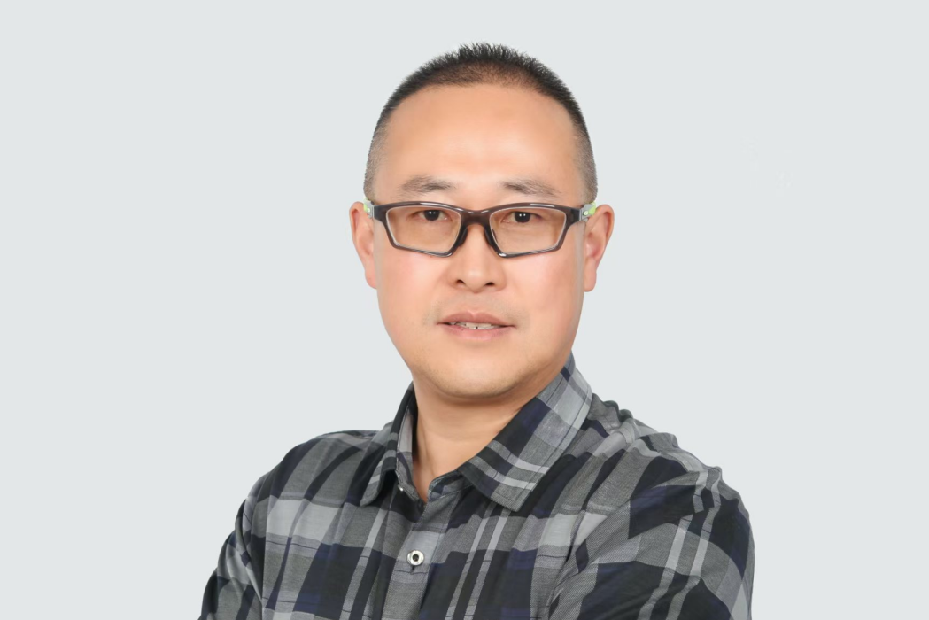 雷浩(中國翡翠企業家,福盛隆翡翠創始人) 雷浩(中國翡翠企業家,福盛隆翡翠創始人)