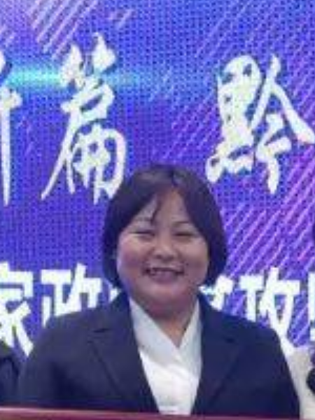 李琳(遵義市正安縣黔靈女家政服務有限公司總經理) 李琳(遵義市正安縣黔靈女家政服務有限公司總經理)