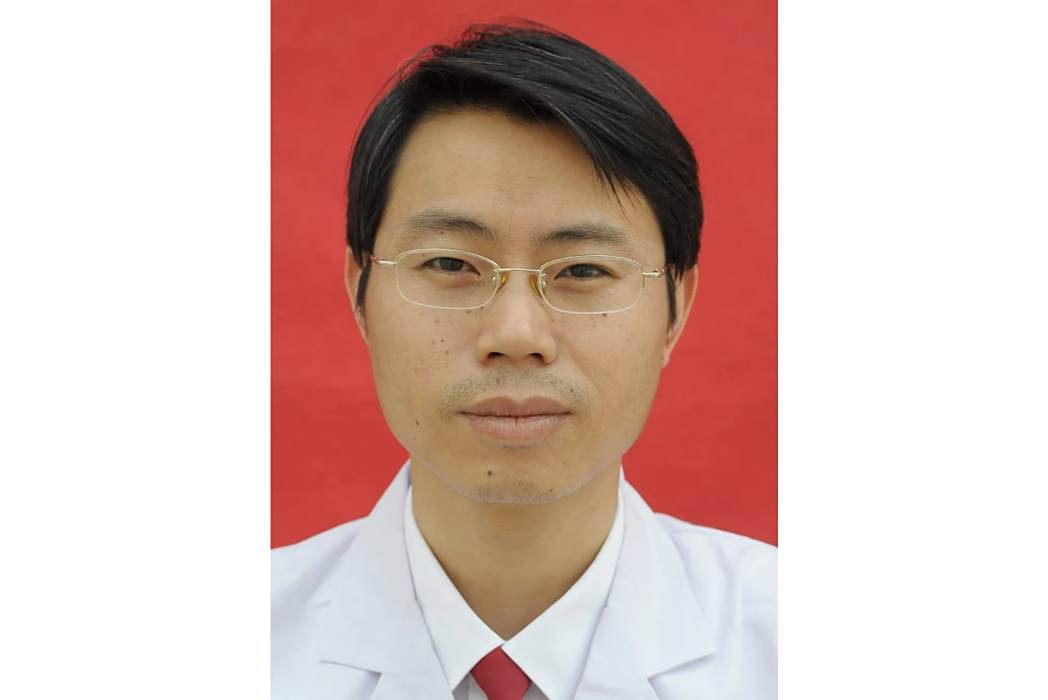 張中華(江西省新余市人民醫院泌尿外科主任) 張中華(江西省新余市人民醫院泌尿外科主任)