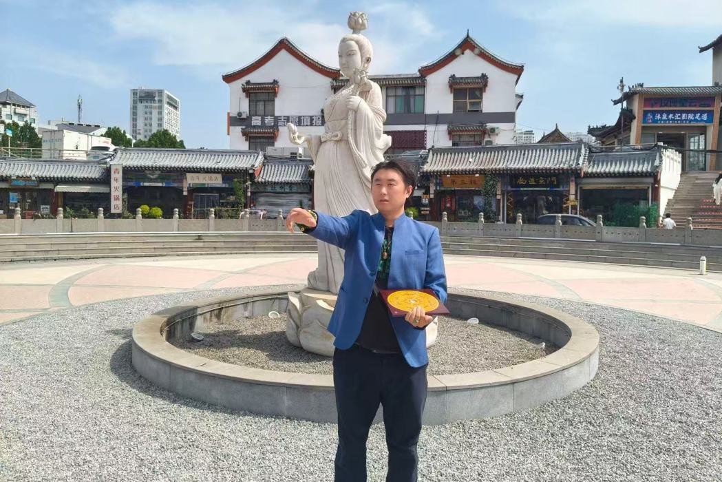 楊輝(中國通俗文藝研究會國學文化專業委員會主任) 楊輝(中國通俗文藝研究會國學文化專業委員會主任)