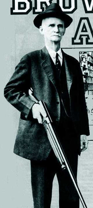 一代槍械設計師約翰·M·白朗寧