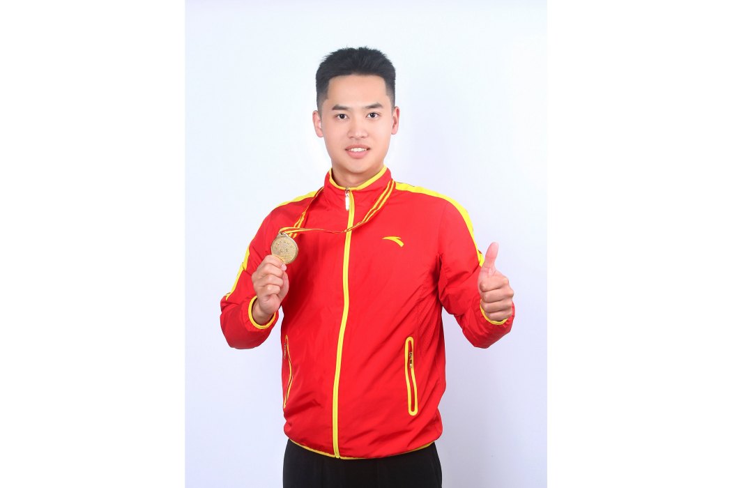 朱旭(中國蹦床運動員) 朱旭(中國蹦床運動員)