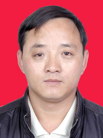 李興成(賓川縣興成雕建工藝廠廠長) 李興成(賓川縣興成雕建工藝廠廠長)