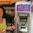 女子ATM輸密碼遭電擊事件