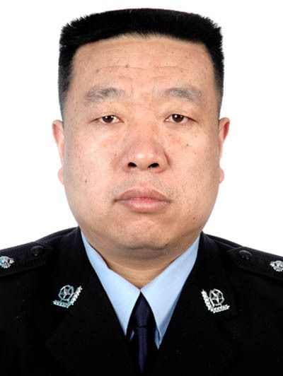 王強(陝西省西安市公安局蓮湖分局黨委委員、副局長)