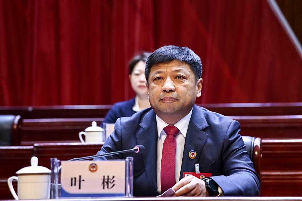 葉彬(內蒙古自治區突泉縣政協黨組書記、主席) 葉彬(內蒙古自治區突泉縣政協黨組書記、主席)
