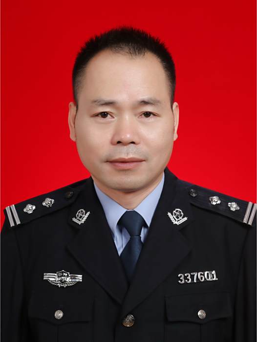 徐雪飛(龍游縣林業水利局黨組成員、森林公安局局長) 徐雪飛(龍游縣林業水利局黨組成員、森林公安局局長)