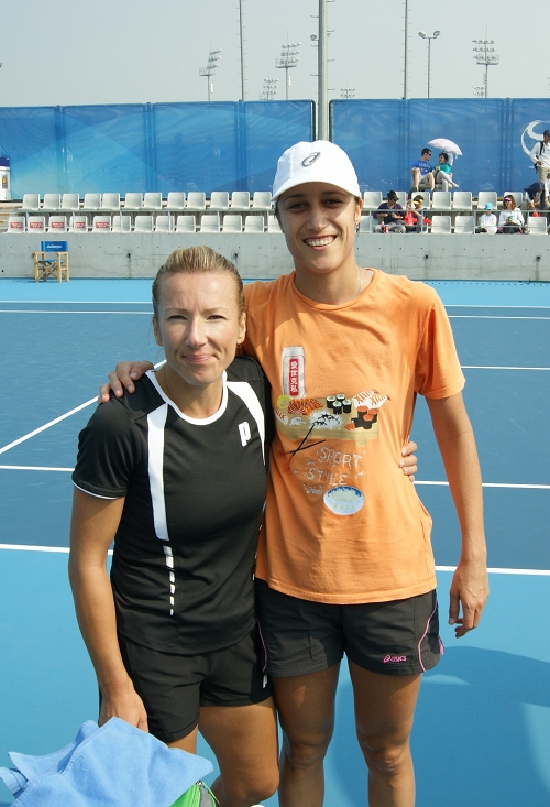 Kata和搭檔Peschke在中國網球公開賽賽場上