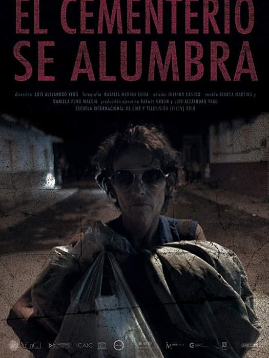 El cementerio se alumbra