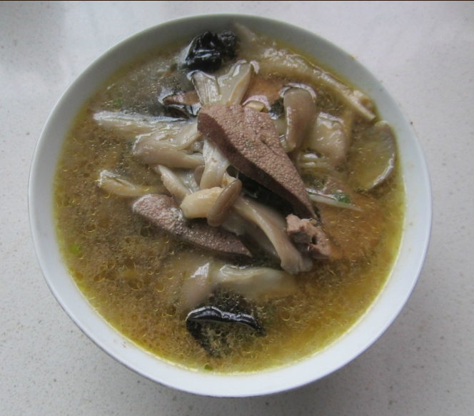 豬肝蘑菇湯