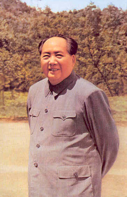 毛澤東主席創造性地提出人民民主專政
