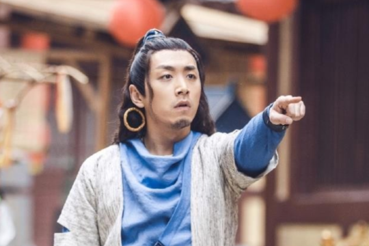 劉星雨(《鳴鴻傳》中的汴安城小混混) 劉星雨(《鳴鴻傳》中的汴安城小混混)