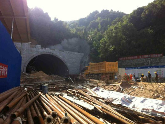 12·5龍巖在建高速隧道塌方事故