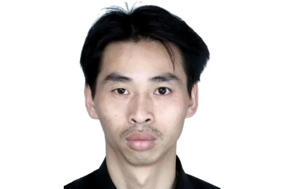 曾斌(涉嫌走私、販賣、運輸、製造毒品罪犯罪嫌疑人) 曾斌(涉嫌走私、販賣、運輸、製造毒品罪犯罪嫌疑人)