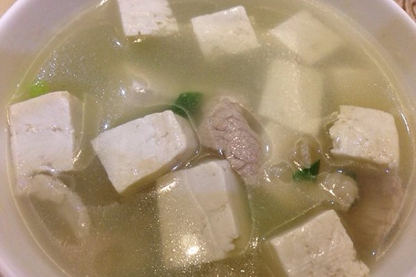 豬瘦肉豆腐湯