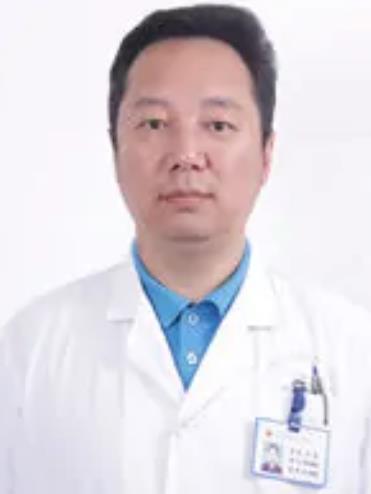 馮渤(上海耳鼻喉中心副主任醫師) 馮渤(上海耳鼻喉中心副主任醫師)