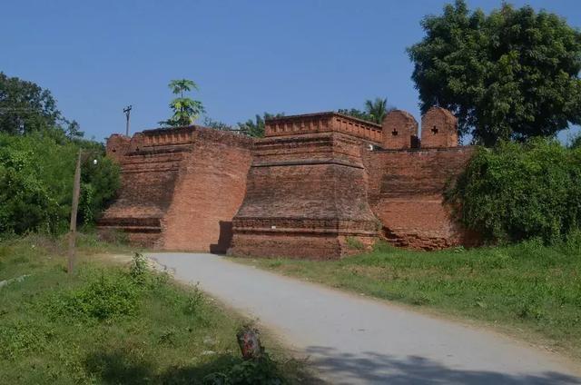 緬甸傳統的城池要塞都比較堅固