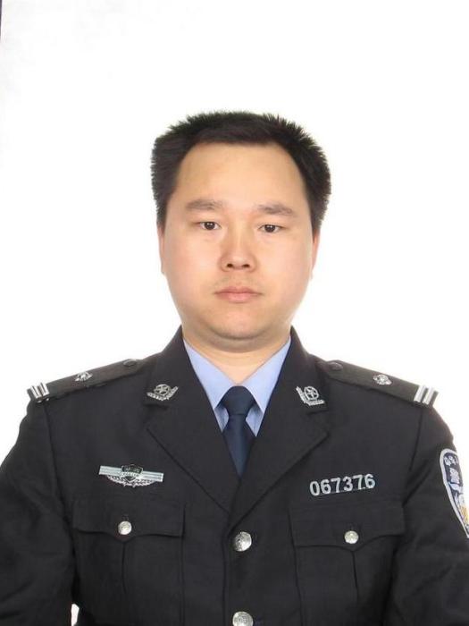 呂輝(湖北省襄陽市公安局交通警察支隊襄城大隊中隊長) 呂輝(湖北省襄陽市公安局交通警察支隊襄城大隊中隊長)