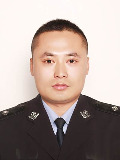 張寶昌(黑龍江省鶴崗市公安局工農分局文化路派出所原副所長) 張寶昌(黑龍江省鶴崗市公安局工農分局文化路派出所原副所長)
