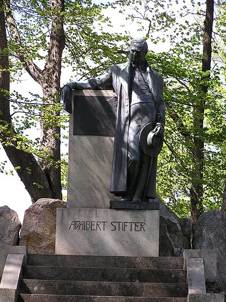阿達爾貝特·施蒂弗特紀念像