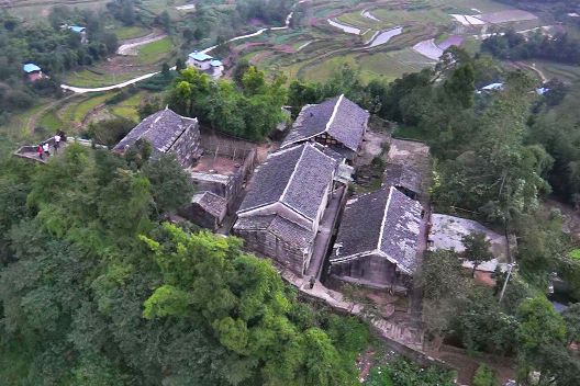 千明村 千明村